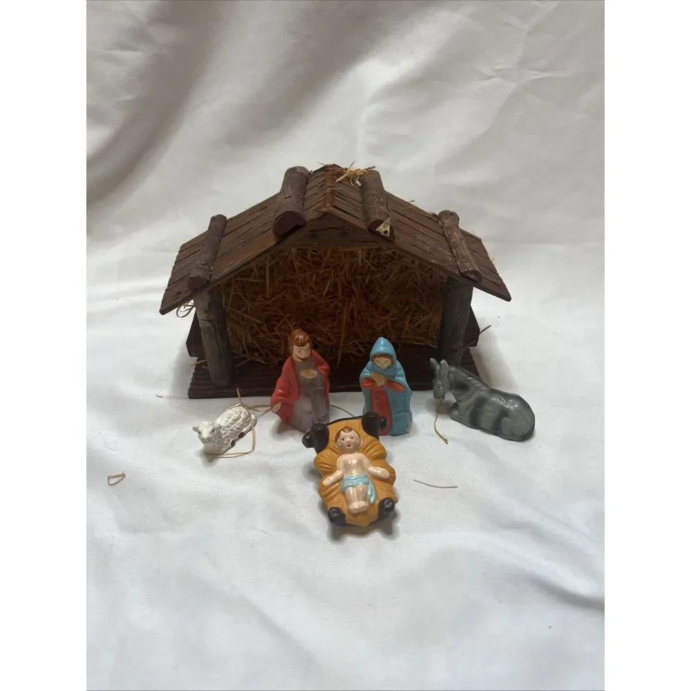 Christmas Nativity Table Set Indoor Hand Painted‎ 6 Piece